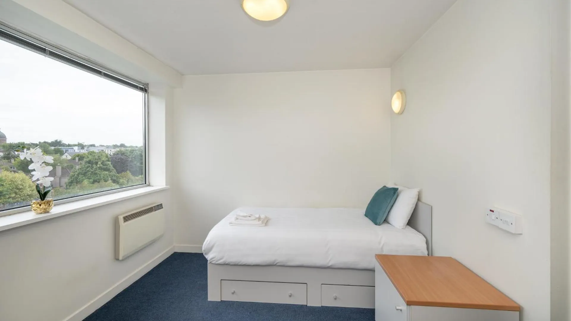 Victoria Mills - Ucc Summer Beds Cork